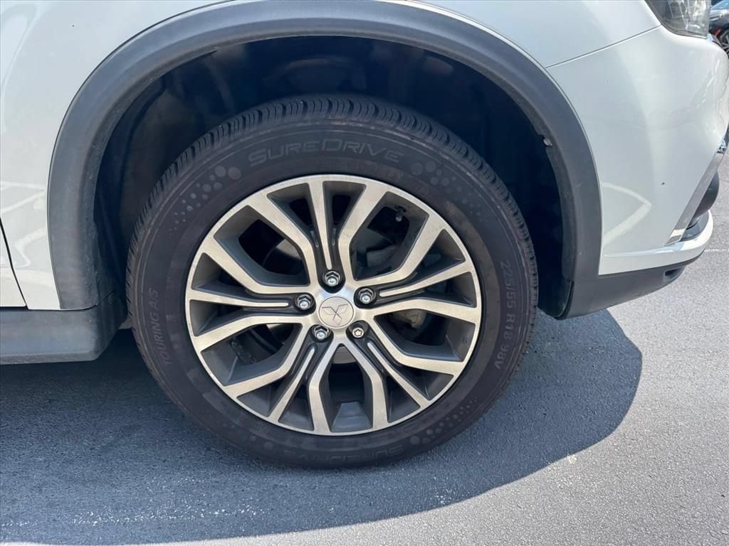 mitsubishi outlander sport 2018 JA4AR3AU5JU023615 image mitsubishi outlander sport 2018 JA4AR3AU5JU023615 image